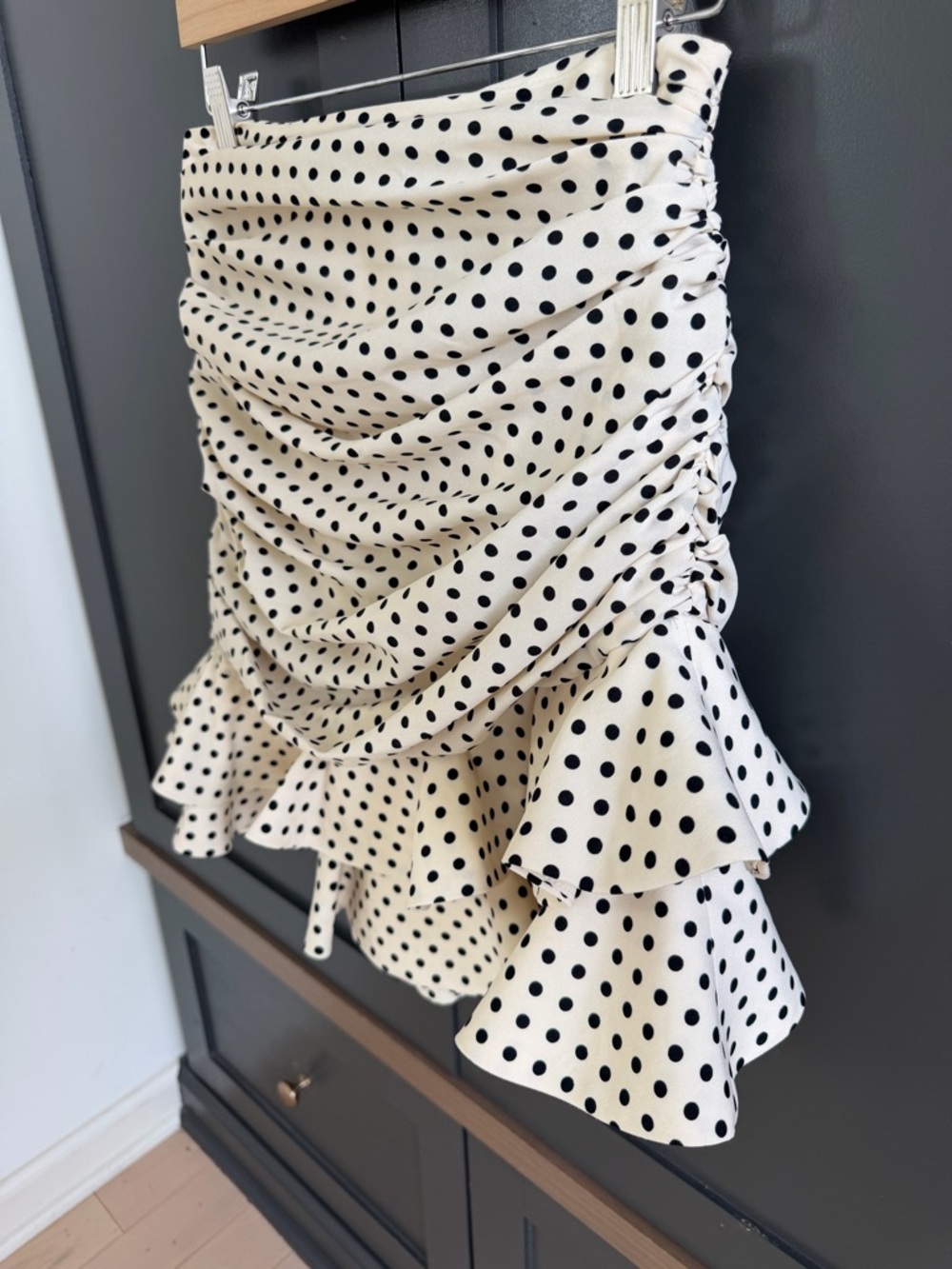 Zara Cream and Black Polka Dot Ruched Ruffle Mini Skirt | M - Picture 4 of 9